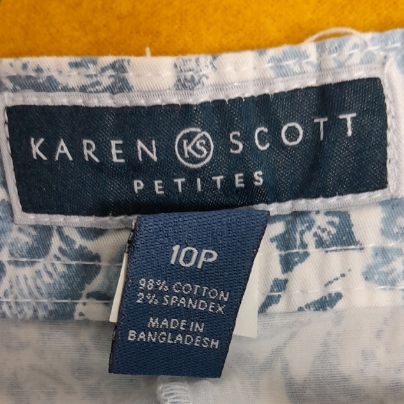 Floral Blue and White Skirt​ - Picture 2 of 14